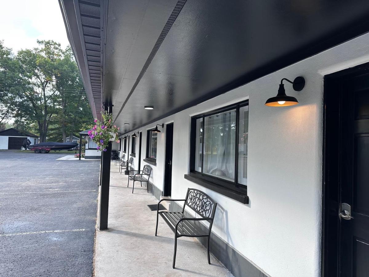 Star Gate Motel อินเดียนริเวอร์ ภายนอก รูปภาพ